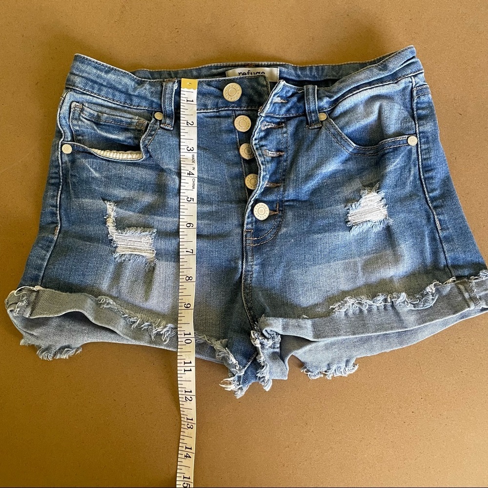 Refuge Distressed Jean Shorts - Picture 3 of 8